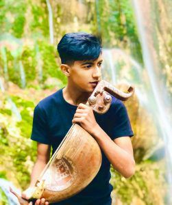 مهرزاد نوازنده بلبل پر بسته