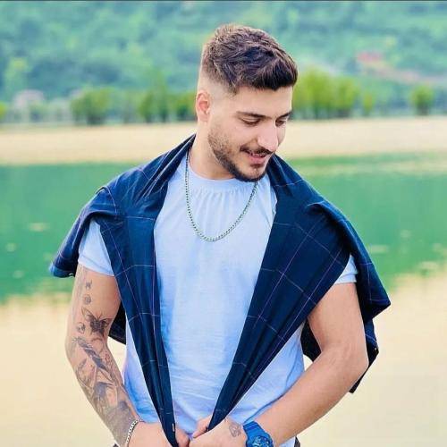 آرمین برمایه چنی وتن نکه کردم مه هم باز