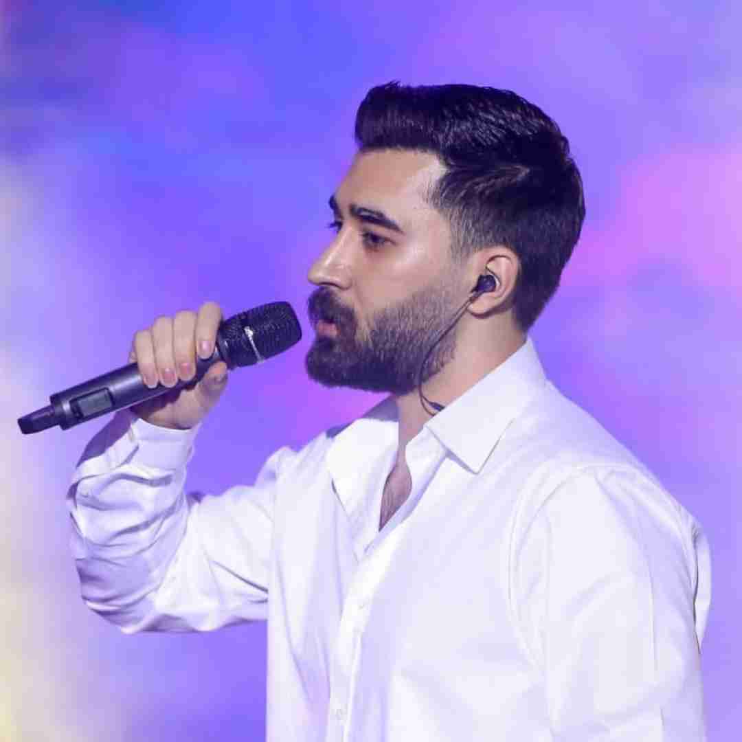 علی یاسینی پیشمی میخوام به کل این درا قفل بزنم