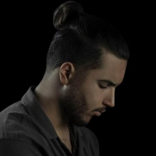 ققنوس میون این همه آدم غلط که عشقو میبینن بازی