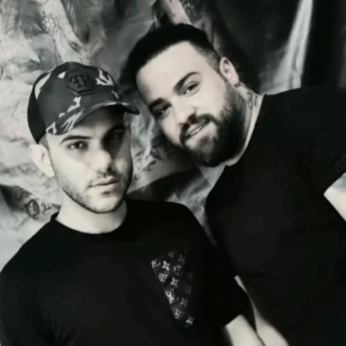 پیام عباسی یه اتاق تم تاریک وناو ای چهار دیواری