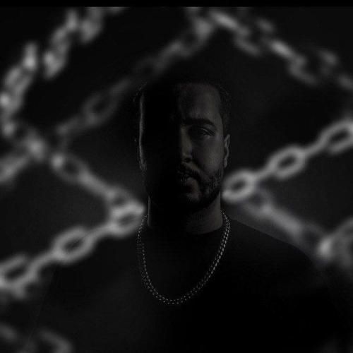 ققنوس من هنوز فکرت تو سرمه هنوز اسمت رو لبمه