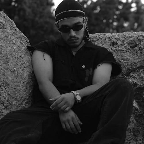 طاهاس یعنی هیچی منو یاد تو ننداخت لای دستاش