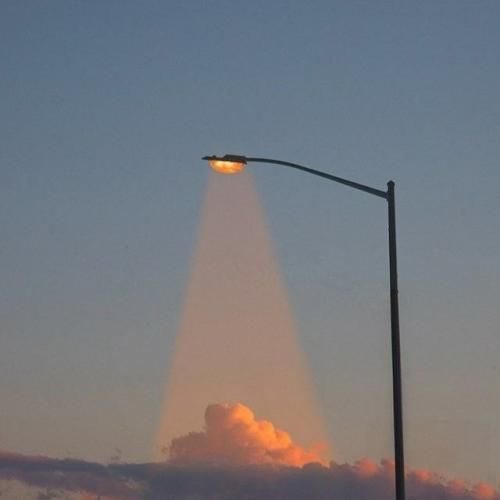  حرف میزنه به جام هرکی باهات به غریبه