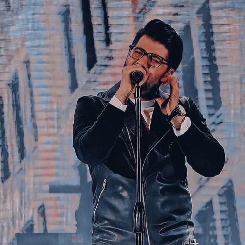 حامد همایون بوی آتیشی توی سرما مثل نم نم بارونی