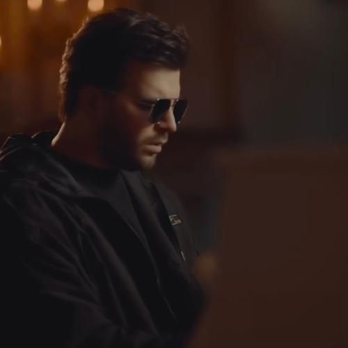 آصف آریا روزا رو میزنم دونه دونه ورق ندارم