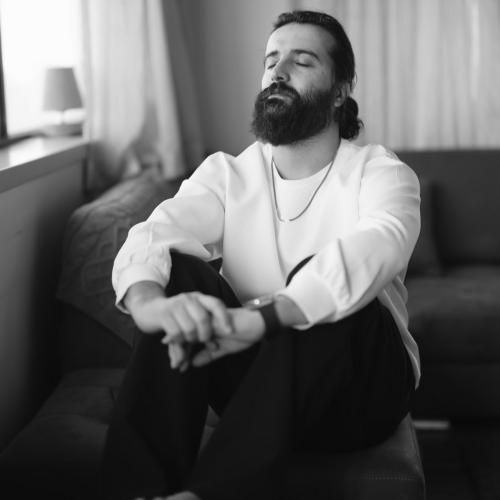 مهدی دارابی پر پروازمو چیدن گل قلبم تورو از شاخه بریدن